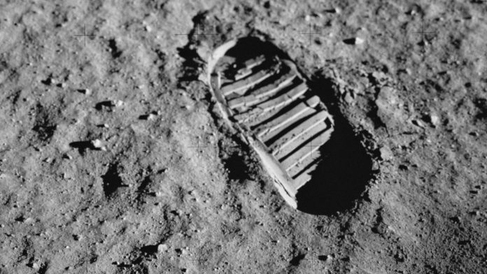 マスター・レプリカがアポロ11号の月面着陸の足跡レプリカを3Dプリンターで製造