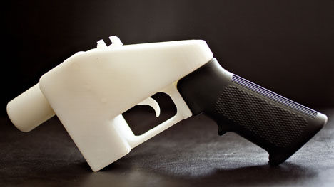 カナダ・アルバータ州で25歳の男が3Dプリント銃製造の疑いで逮捕