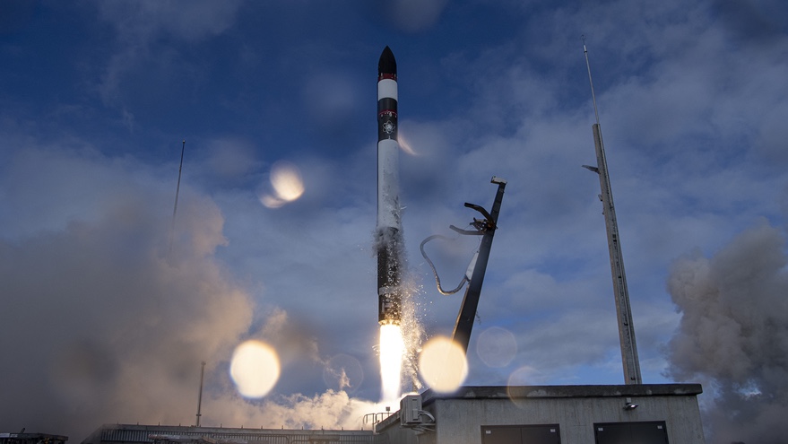 ロケット・ラブがアメリカ本土初のロケット打ち上げに成功
